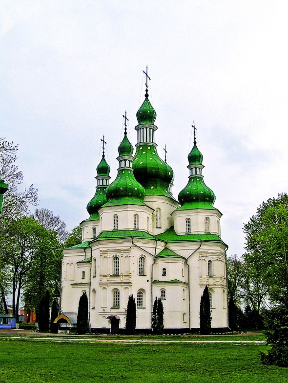 Троїцький собор Густинського монастиря неподалік Прилук на Чернігівщині зведено 1672 року у стилі 