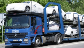 Автоімпортери, побоюючись погромів, вивозять з Криму нові машини
