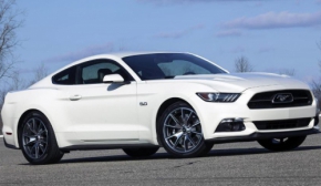 Ford представил "юбилейный" Mustang