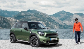 Британці обновили компактный внедорожник MINI Countryman