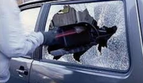У Харкові злодій серед білого дня намагався викрасти автомобіль