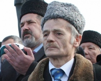 Джемілєва і Чубарова затримали на в'їзді до Криму і не пускають на півострів