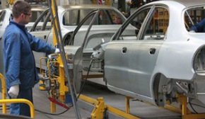 Виробництво легкових авто в Україні впало на 78%