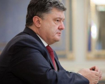 Порошенко показав Путіну на карті Донбасу, куди мають відійти війська