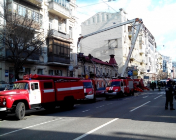 Пожар в центре Киева унес жизни двух спасателей