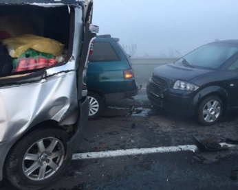 У масштабній аварії розтрощили 11 іномарок