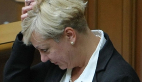 Якщо Гонтарева проллє світло на кошти Януковича, її потрібно викликати в парламент - Віктор Чумак