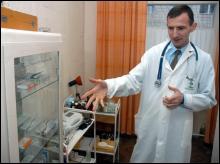 Завідувач відділення сімейної медицини Володимир Кривенок розповідає про ліки для невідкладної допомоги