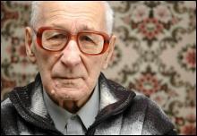 96-летний отец Николай Пристай до сих пор работает библиотекарем в семинарии
