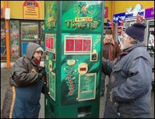 Автомат ”Містер Твістер” на Деміївському ринку працюватиме й далі. Нові правила Київради йому не загрожують