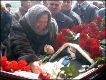 Жена Валерия Лобановского Аделаида прощается с Анатолием Пузачем