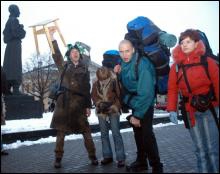 Леонід Кантер, Вікторія Мельничук, Мирослав Гай, Олена Баламутова вирушають з Контрактової площі в Гімалаї