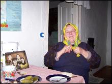 Галина Заєць живе у зоні відчуження. У її селі — Любарка — є ще чотири сім’ї