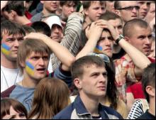 Разочарованные болельщики в городском парке Львова