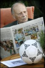 90-летний Карл Вальд сейчас живет в немецком местечке Ойтин. Он счастлив, что учредил серию пенальти. Говорит, всем она нравится и никто ничего не имеет против