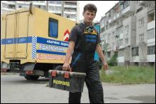 Слесарь пятого разряда полтавец Олег Пичугов на улице Довженко, 22 в Ивано-Франковске 