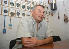 Директор Національного детективного бюро Олег Петров у службовому кабінеті