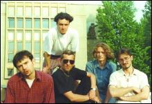 Фото початку 90-х. Святослав Вакарчук, Денис Глінін, Юрій Хусточка і Павло Гудімов. У центрі — Валерій Мачалін