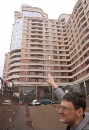 Управитель ”Дипломат-холу” Олексій Краснокутський запевняє, що бездоганний фасад — перша ознака престижного житла