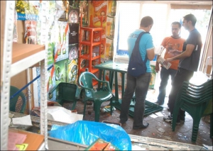 Разбитое кафе изнутри. Иранцы признались, что боятся и думать о его восстановлении
