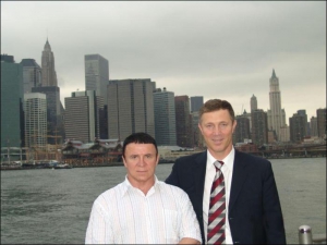 Мэр Херсона Владимир Сальдо встретился с Анатолием Кашпировским в Нью-Йорке 10 июня 2004 года