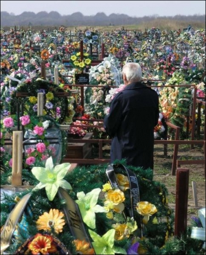 Нова ділянка кладовища в Підгородньому поблизу Тернополя