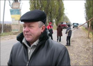 Николай Корецкий из села Вергуны, что на Черкасщине, говорит, что будет стоять тут до конца