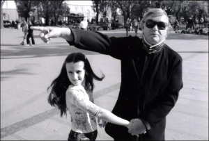 Роман Віктюк у Львові з донькою своєї племінниці Наталі Катрусею