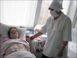 С марта этого года Анну Степанец оперировали уже 16 раз