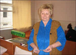 Пацієнтка Української алергологічної лікарні міста Солотвино Тячівського району Закарпаття Галина Мельничук приїхала лікуватися з міста Іллічівськ Одеської області. Через закриття шахти жінці доведеться здати квиток і повернутись додому