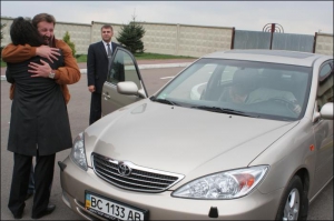 Російський актор Леонід Ярмольник та музикант Юрій Башмет під час приїзду до Львова брали напрокат автомобіль ”Тойота-Камрі”