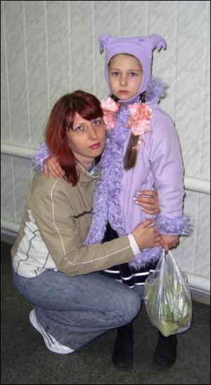 Луганчанка Светлана Ефремова вместе с шестилетней дочкой Лилианой. С рождения ребенок болеет удушьем