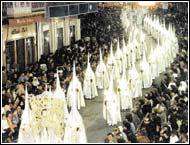 Пасхальная процессия в Севилье