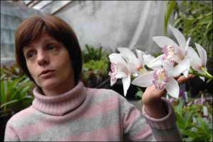 Наталия Демчук демонстрирует коллекцию орхидей Ботанического сада Львовского университета