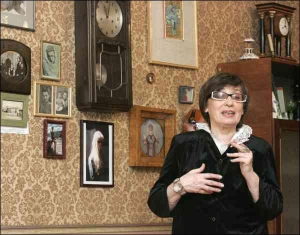 Спільних дітей із чоловіком, драматургом Ярославом Стельмахом, у Людмили Вікторівни не було