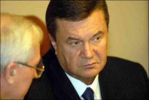 После указа о роспуске парламента Виктор Янукович объявил, что нужно узаконить положение Универсала национального единства