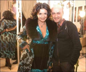 Дизайнер Виктор Григорьев с певицей Галлиной. Она была одной из его клиенток. 7 марта 2007 года