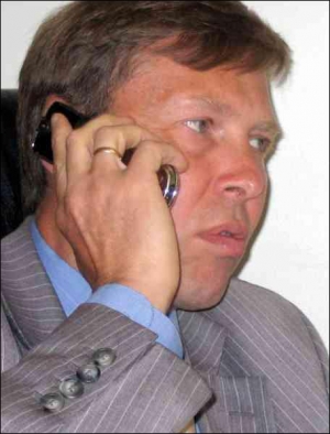 У Сергія Соболєва мобільний телефон ”Нокіа 8800”, як у Юлії Тимошенко