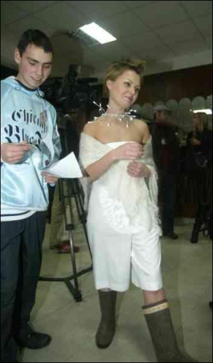Катя Чілі на святкуванні 5-річчя телеканалу ”М1” у грудні 2006 року