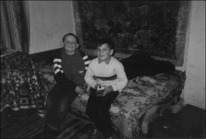 Торік восени зведені брати Ярослав Воробець (праворуч) і Микола Франко в батьківській хаті в Старокостянтинові на Хмельниччині
