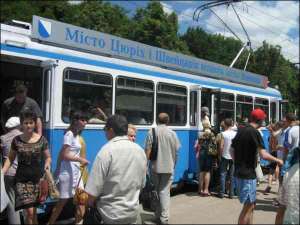 Швейцарцы подарили Виннице 28 трамваев. В соглашении о передаче транспорта внесли пункт о его хранении. Ночью все вагоны должны стоять в одном депо, где установлено видеонаблюдение