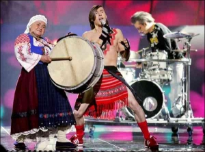 Молдавская группа ”Здоб ши Здуб” стала известна в Европе после участия в песенном конкурсе ”Евровидение” в 2005-ом в Киеве