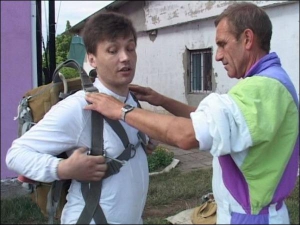 Перед полетом инструктор заставил Юрия Качановского отвечать на теоретические вопросы и делать упражнения