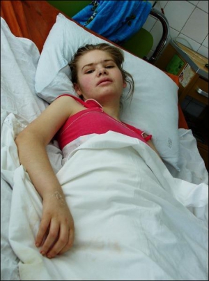 Ірина Маланчук уже два тижні на лікарняному ліжку. Медики не наважуються давати прогнози щодо її стану