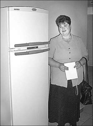Светлана Сергиенко из села Устивица Великобагачанского района на Полтавщине хотела купить холодильник на ярмарке. Но ей повезло выиграть его в конкурсе ”Газеты по-украински”