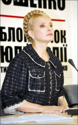 На вчорашню прес-конференцію Юлія Тимошенко запізнилася на півгодини через якусь ”важливу зустріч”