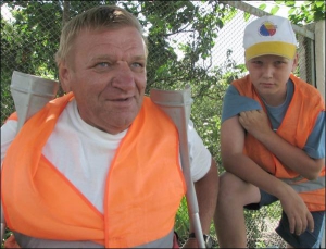 Вместе с отцом Владимиром Финюком из Луцка в Киев почти месяц шел его 12-летний сын Валентин