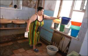 49-річна Тетяна Буличевська живе у гуртожитку заводу ”Ленінська кузня” на Рибальському острові. 