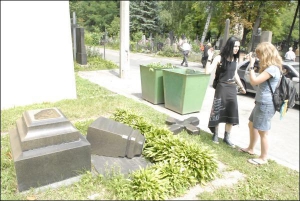 Памятник Гавриилу Берлизову — один из 30 разбитых на Байковом кладбище
