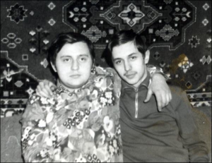 Полтавчане Александр (слева) и Сергей Бойко в школьные годы. В настоящее время родные братья не поддерживают друг с другом отношений